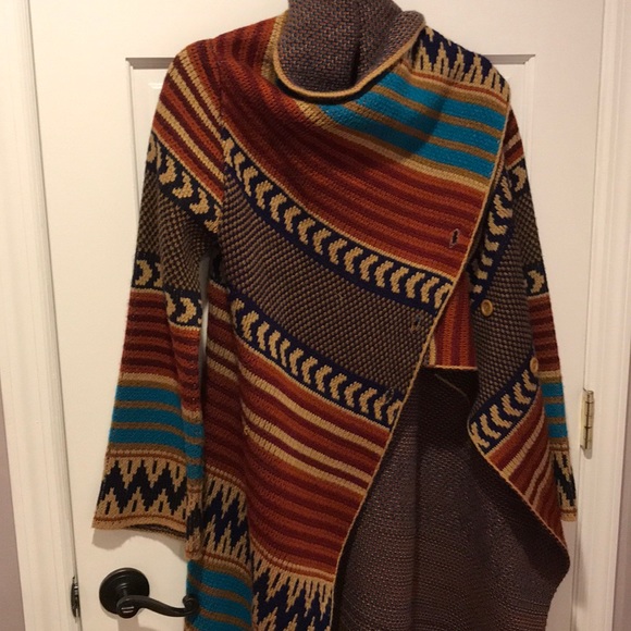 Aztec Long sweater size small, no tags. - Picture 3 of 3